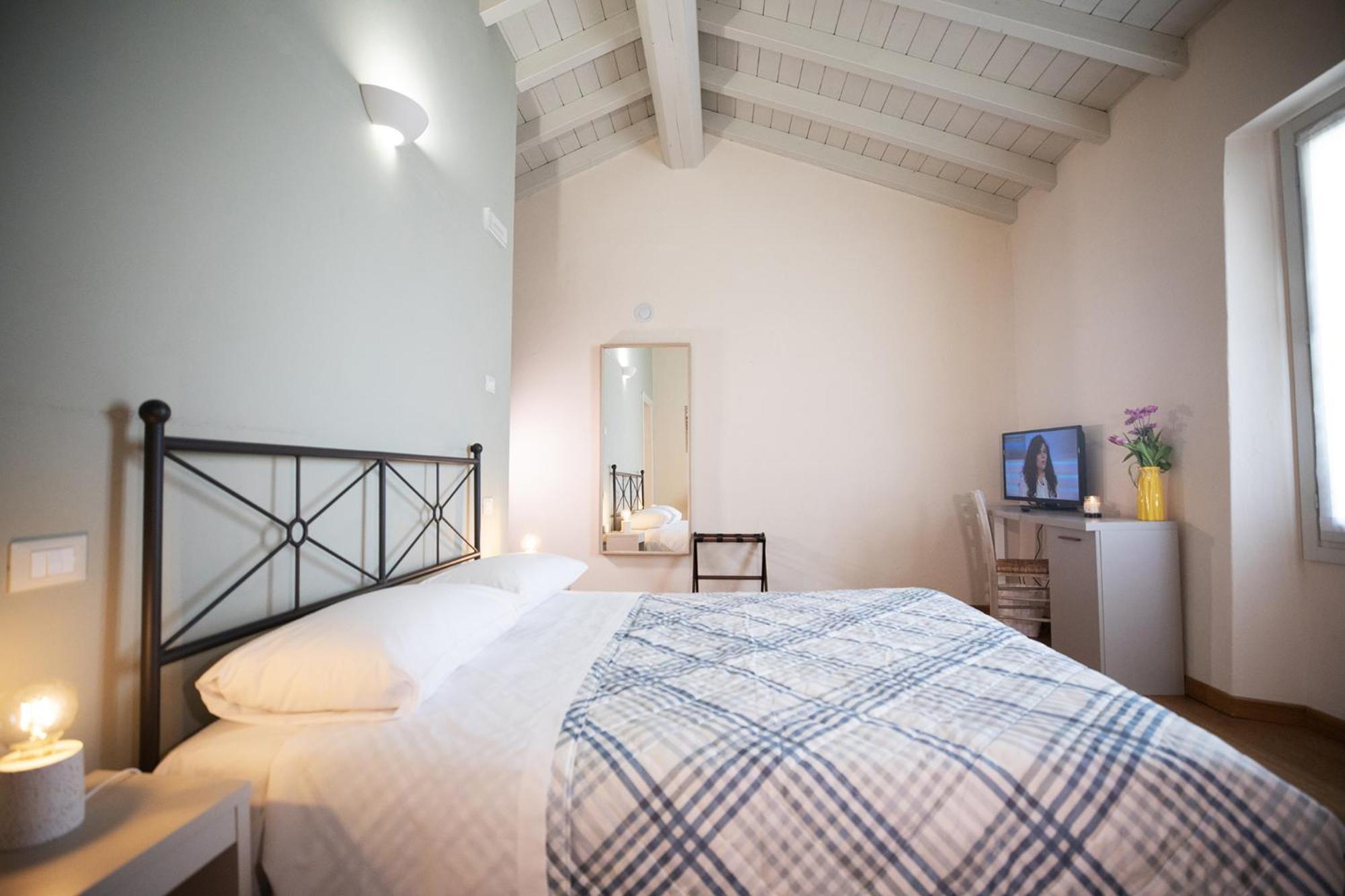Bed and Breakfast Relais La Rocca Сольферино Екстер'єр фото